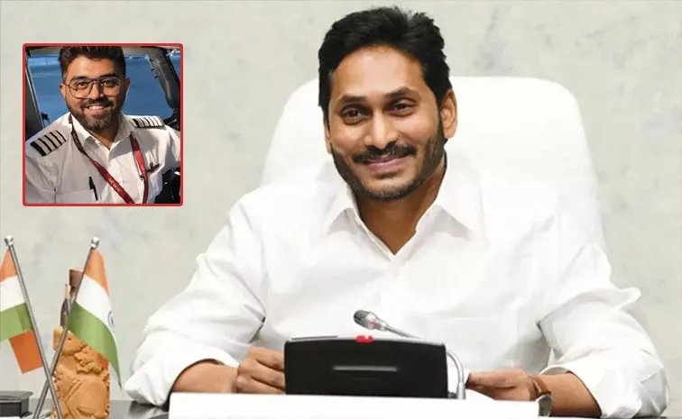 YS Jagan Salute To Flydubai Captain Smit Machchhar