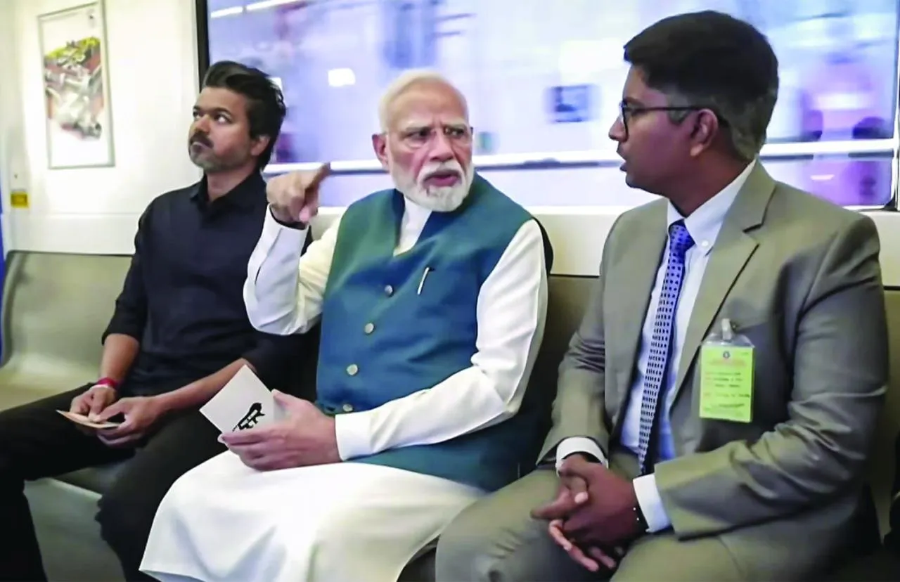 మెట్రో ట్రైన్ వేదికగా ప్రధాని మోదీ, సీఎం విజయ్‌ హైవోల్టేజ్ పాలిటిక్స్!