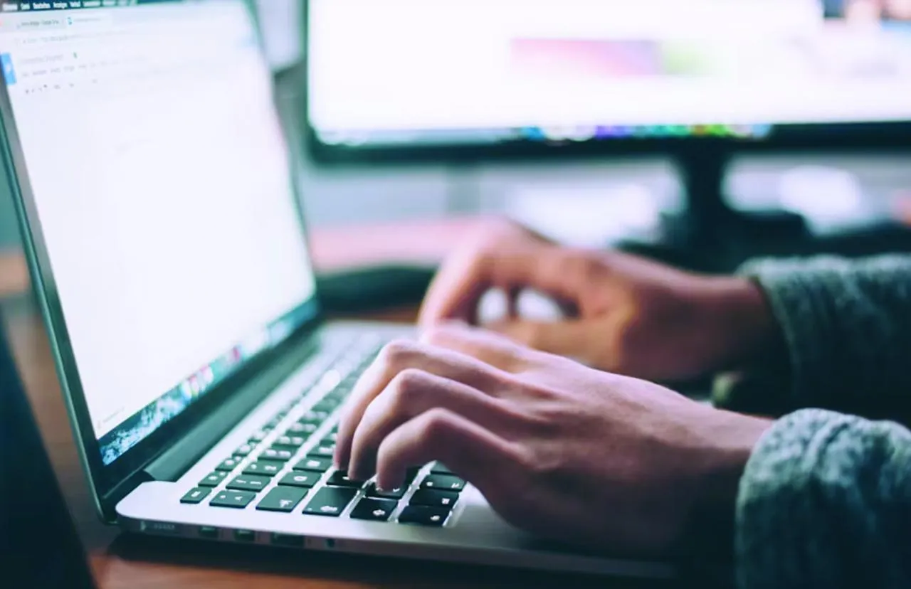 22 year old techie loses job:parents call him a freeloader