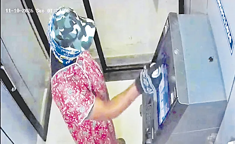 Kamareddy: Masked miscreants in nighties loot SBI ATM