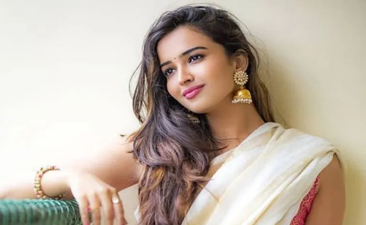 తెలుగమ్మాయి కోలీవుడ్‌ ఎంట్రీ.. రిలీజ్‌కు రెడీ