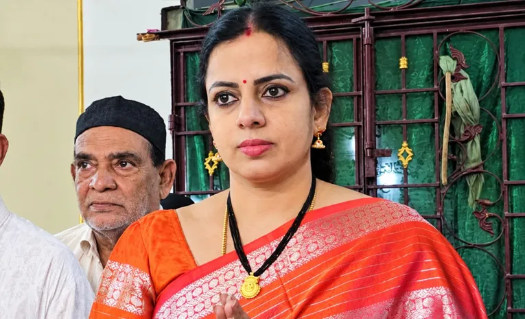 YV Rajeshwari Fire On CK Lavanya  