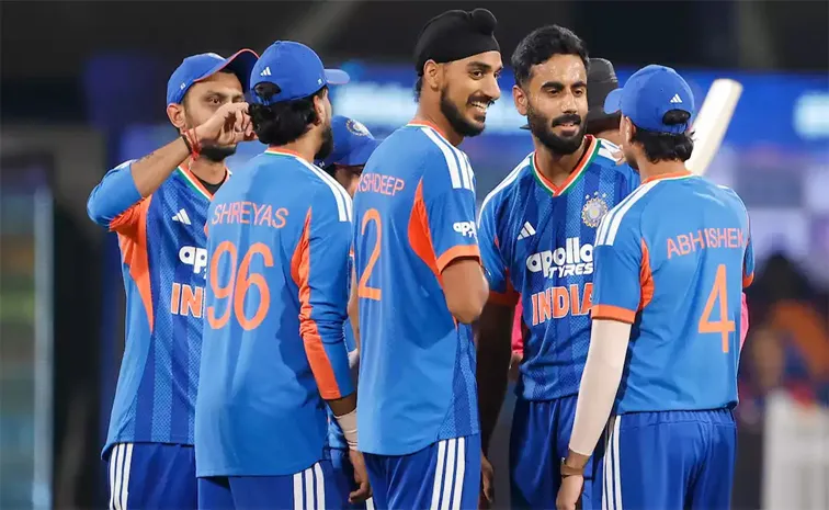 india pacer suffers shoulder knock ahead of key New Zealand series