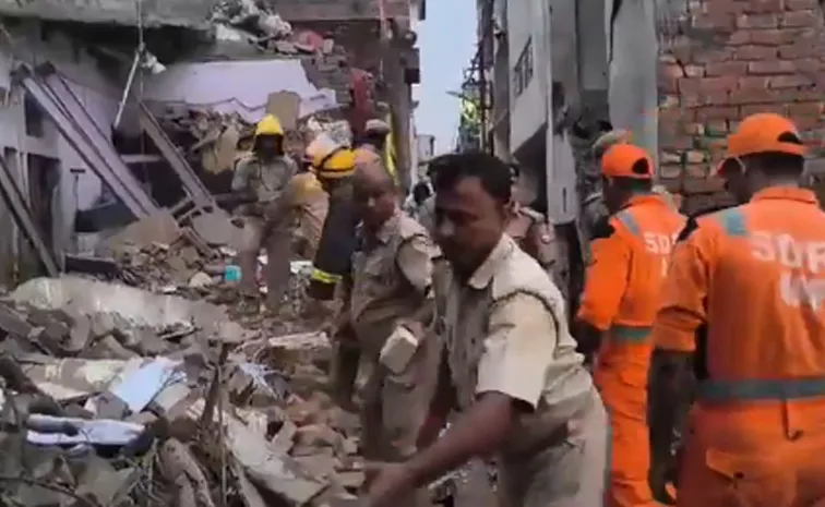 వారణాసి బాణాసంచా కర్మాగారంలో భారీ అగ్నిప్రమాదం