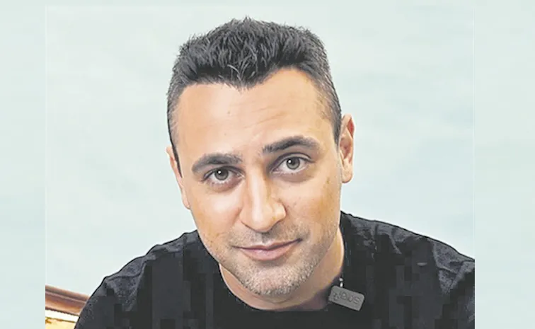 Mumbai Police has issued notice to actor Imran Khan to leave India by 28 Oct