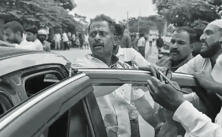 పుంగనూరు హింసాకాండ: నెత్తురోడుతున్నా అధైర్యపడలేదు!