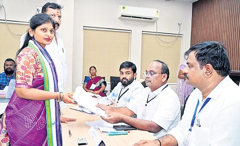 Kolagatla Sravani for Vizianagaram Mayor