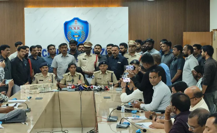 Police crack kidnapping case of jewellery merchant