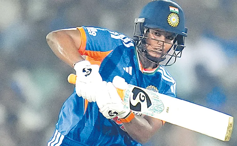 స్వల్ప ఛేదనలో తడబాటు