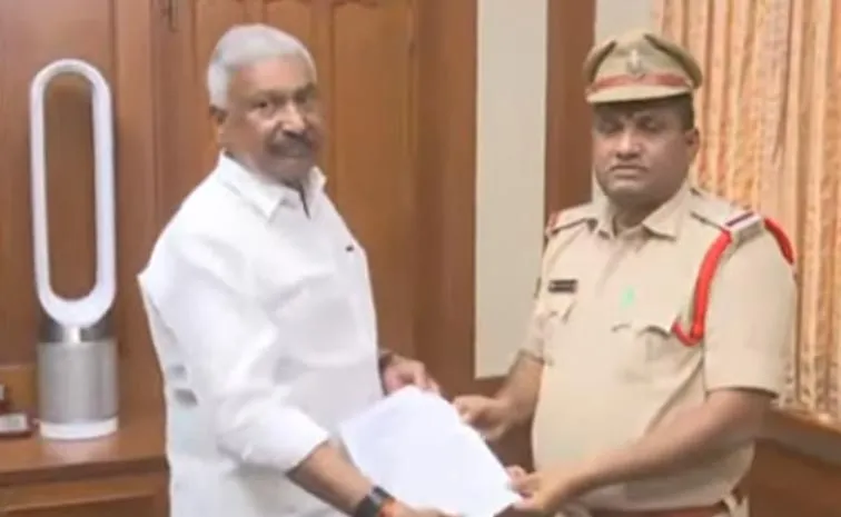 Tirupati: Police Notices To Peddireddy Ramachandra Reddy