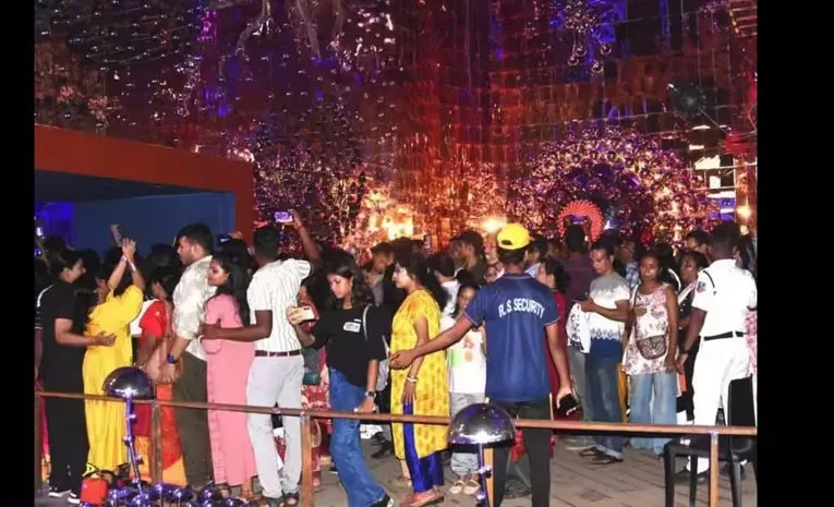 Major Pujas Across kol shut down as gloom Overshadows Festive Mood