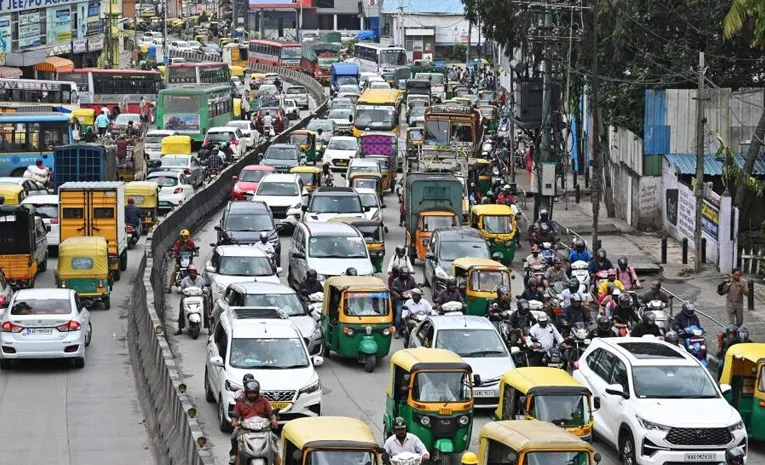 Bengaluru Cab Auto Drivers Overcharging During Dussehra Rains