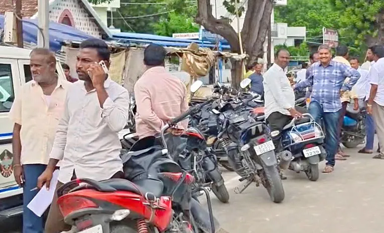 Vinukonda MLA deceived the Arya Vysya community by promising Municipal Chairperson