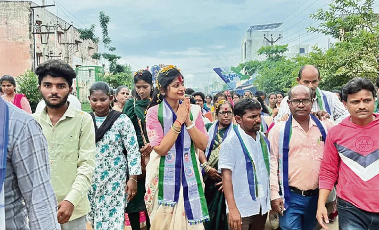 విజయనగరం ఆడబిడ్డగా ఆశీర్వదించండి: కోలగట్ల శ్రావణి