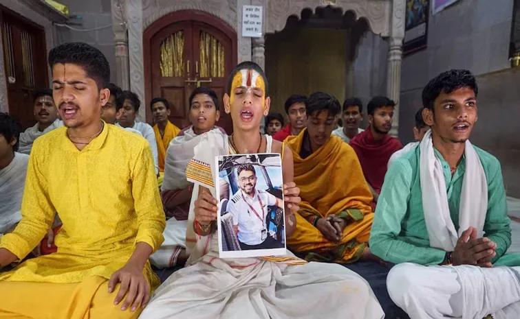 Special prayers at Varanasi and Somnath Temple for pilot Smit Machchhar
