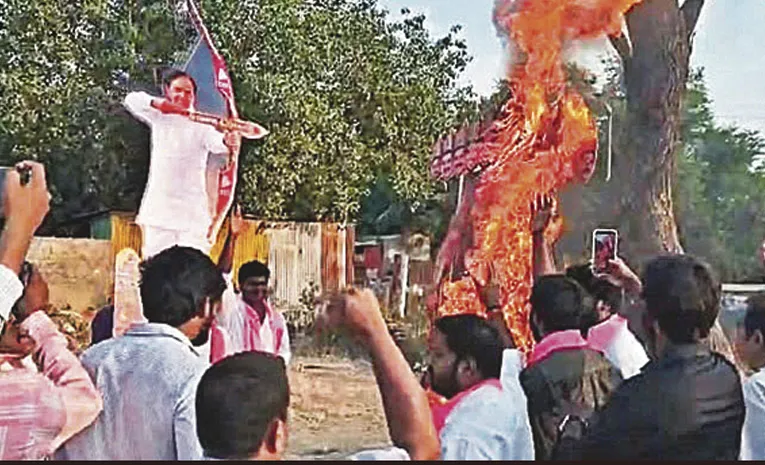 Ravana Eggify Burn Effigy Of Revanth Reddy