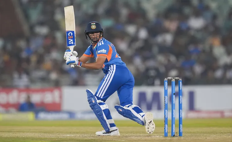  Harmanpreet Kaur Leads Late Charge With 91 As IND Score 216