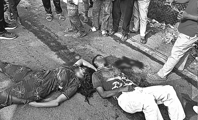 Two Died In Road Accident At Hyderabad