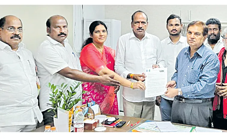 YSRCP files complaint with SEC