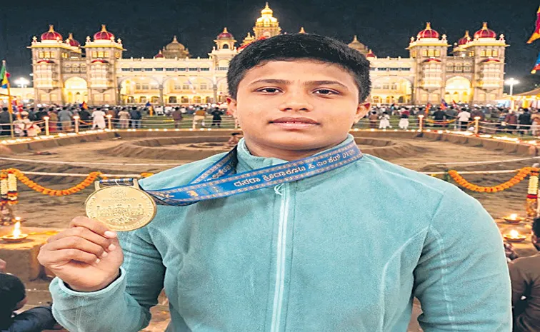 Swati Patil from Belagavi wins gold in wrestling at Mysuru Dasara sports