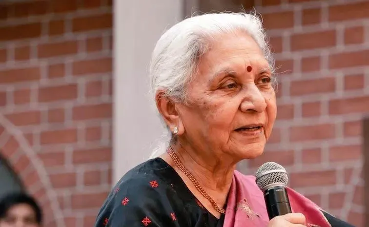 UP Governor Anandiben Patel Said Girlfriend fine but honour promise of marriage