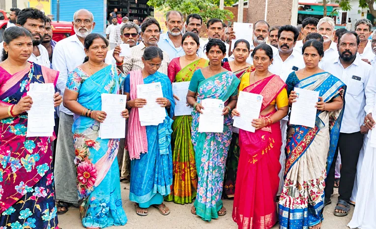 TDP Rowdies Attack On YSRCP Leaders