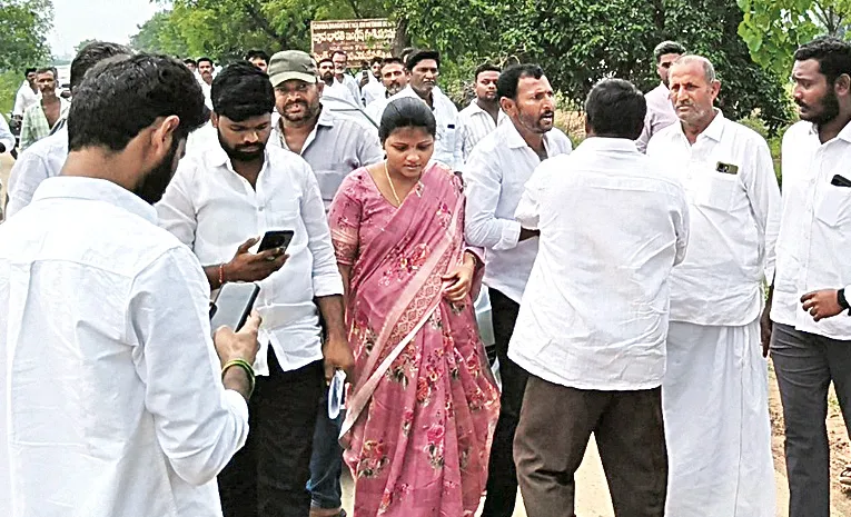 TDP Goons Attack on YSRCP Women Candidates 