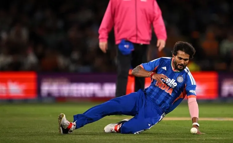 Indian Players Struggles-Slippery Conditions-Shoe-spike-Changed-NZ Tour
