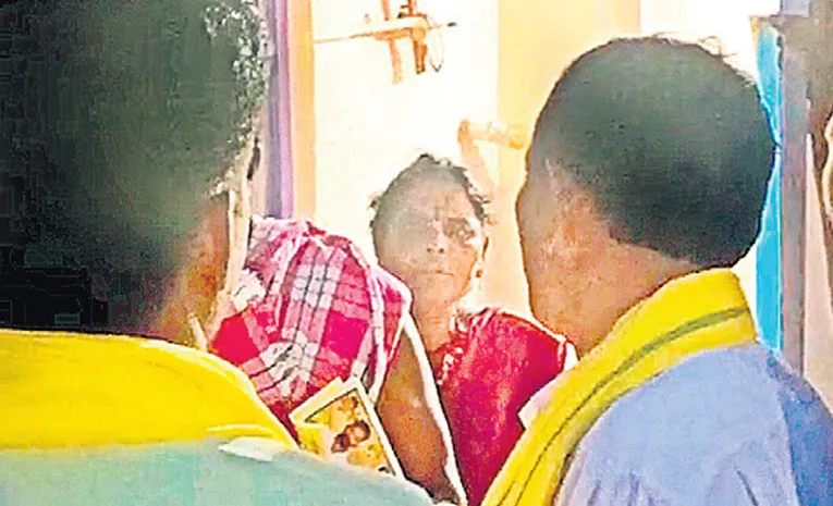 ఓట్లడిగేందుకు ఏ ముఖం పెట్టుకుని వచ్చారు?