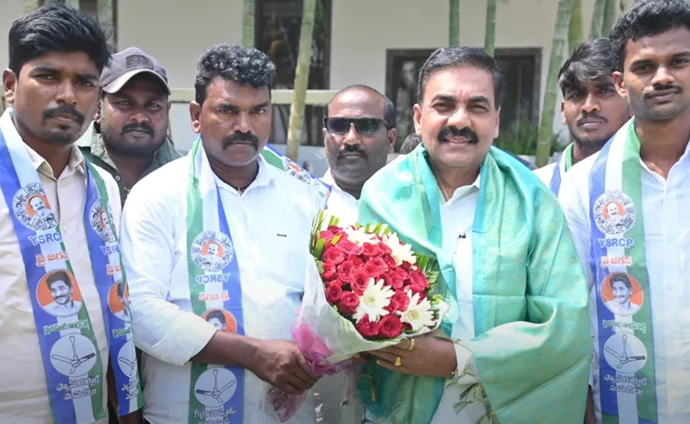 వైఎస్సార్‌సీపీలోకి ఉధృతంగా చేరికలు!