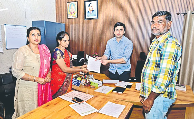Former Minister Roja files complaint against Nagari Municipal Commissioner and election officials 