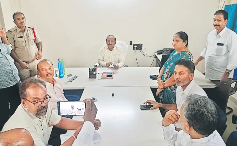 RO announces YSRCP candidate in the fray canceling unanimity