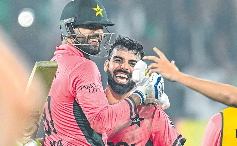 Pakistan in the final of the triangular ODI series