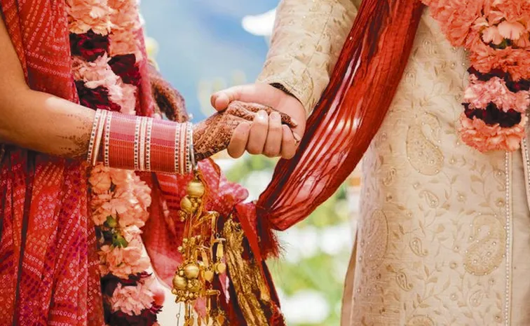 తోడబుట్టిన సోదరి లేదని..