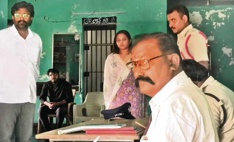 వైఎస్సార్సీపీ నేత చింతరెడ్డి లోకేశ్‌రెడ్డి అరెస్ట్‌