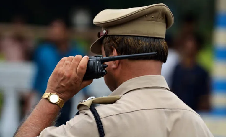 నీ భార్యకు రాజకీయం ఎందుకు ? 