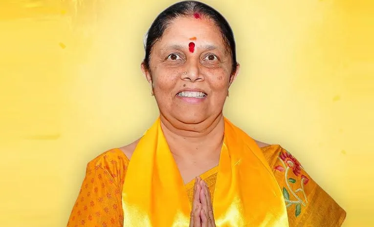 YSRCP Leaders Fire On Sri Lankan Citizen Butna Lakshmi 