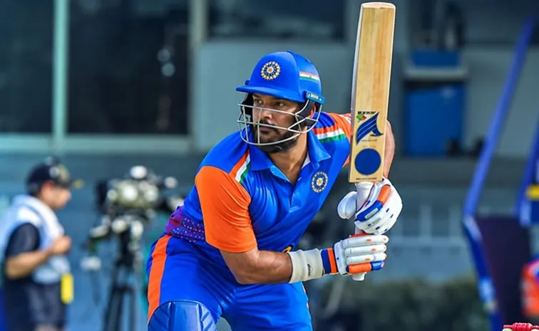 WCL 2026: Yuvraj Singhs Blistering 71 Powers India Champions to 196-7 Against Australia
