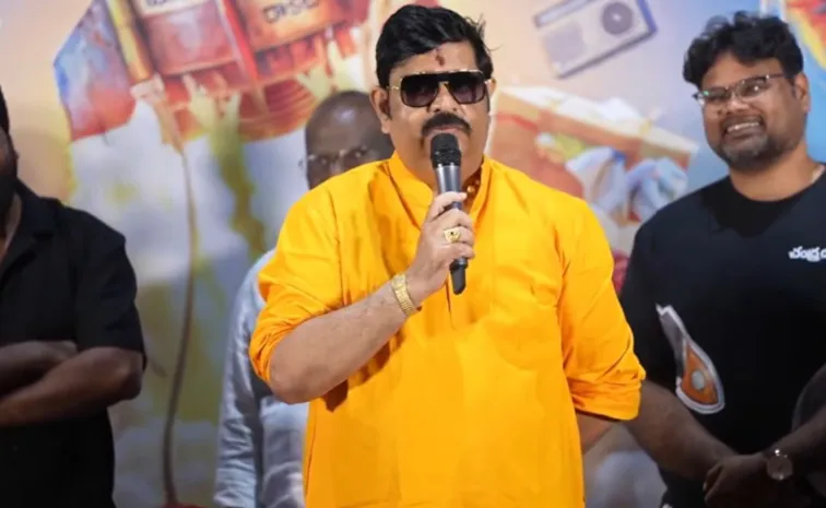 జ్యోతిష్కుడు వేణుస్వామి.. సన్నీలియోన్‌తో పోల్చుకుంటూ.. (వీడియో)