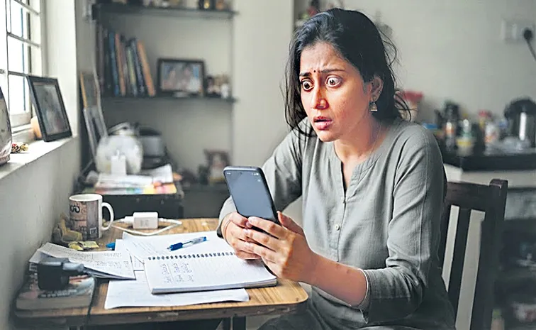 Up woman Akanksha loses 99518 in saree refund scam