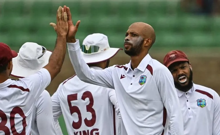 WI Skipper-Roston-Chase-100 Test Wkts-Joins-Elite List-Vs BAN 1st Test