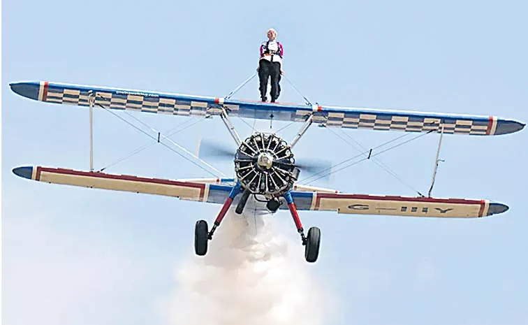 99 Year Old Helga Duffy Wing Walking Record