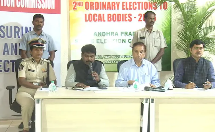 ఏపీలో 50 శాతం పోలింగ్‌ కేంద్రాల్లోనే సీసీ కెమెరాలు: ఎస్‌ఈసీ