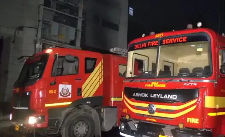 Delhi industrial area fire 4 killed