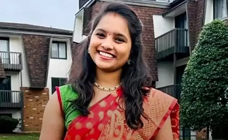Mahabubabad District Woman Dies Road Accident In Saint Louis Us