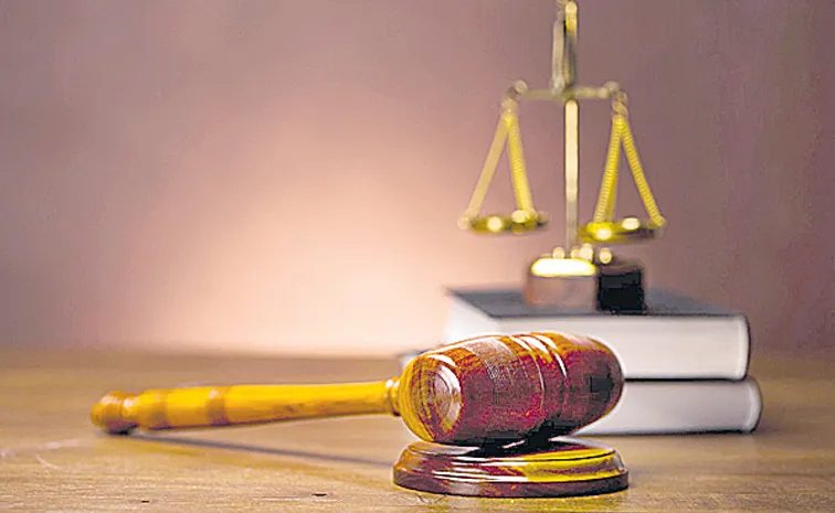 న్యాయాధికారుల పదవీ విరమణ వయసు ఏడాది పెంపు