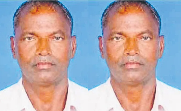 తహసీల్దార్‌ కార్యాలయం వద్ద రైతు ఆత్మహత్య