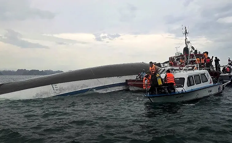 Boat accident in Congo 30 dead