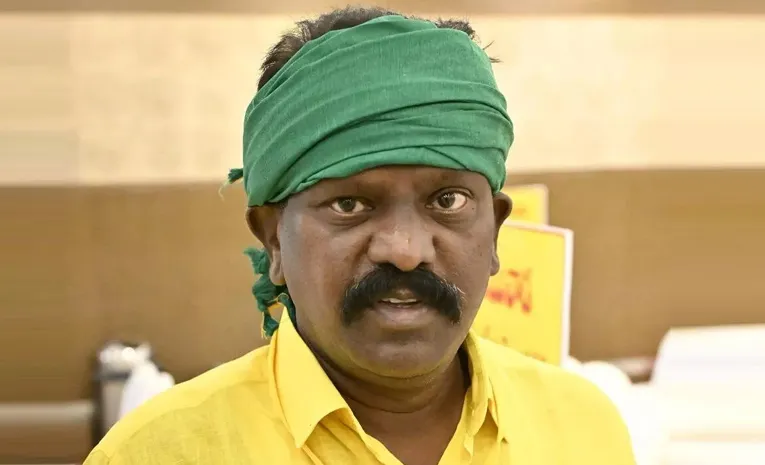 ఎమ్మెల్యే కొలికపూడిపై కృష్ణలంక పీఎస్‌లో ఫిర్యాదు