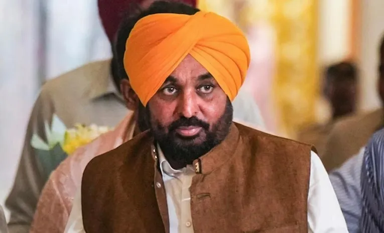 Punjab: సీఎం సన్నిహితులపై సీబీఐ దర్యాప్తు
